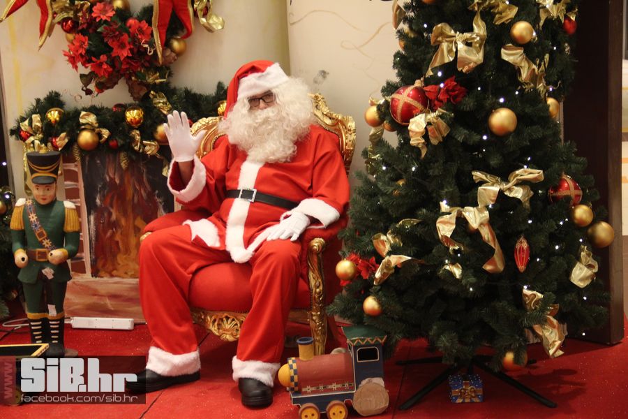 Bozic_AvenueMall_SiBhr_17 Bozic_AvenueMall_SiBhr_17