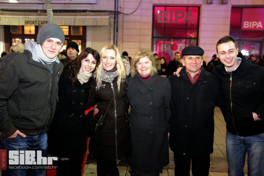 novagtrgkinolumiermediumlotus18 novagtrgkinolumiermediumlotus18