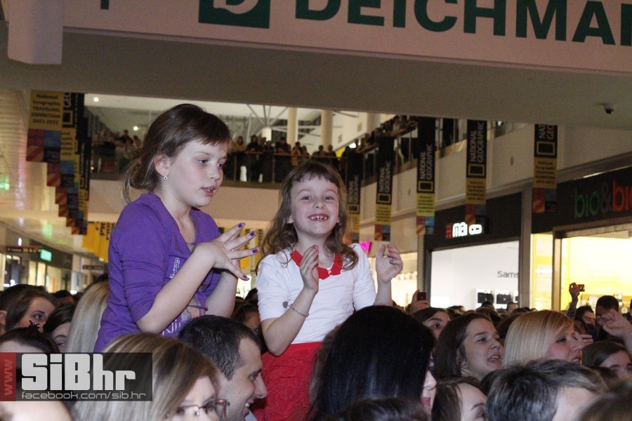 ivan_zak_avenuemall_osijek_zora