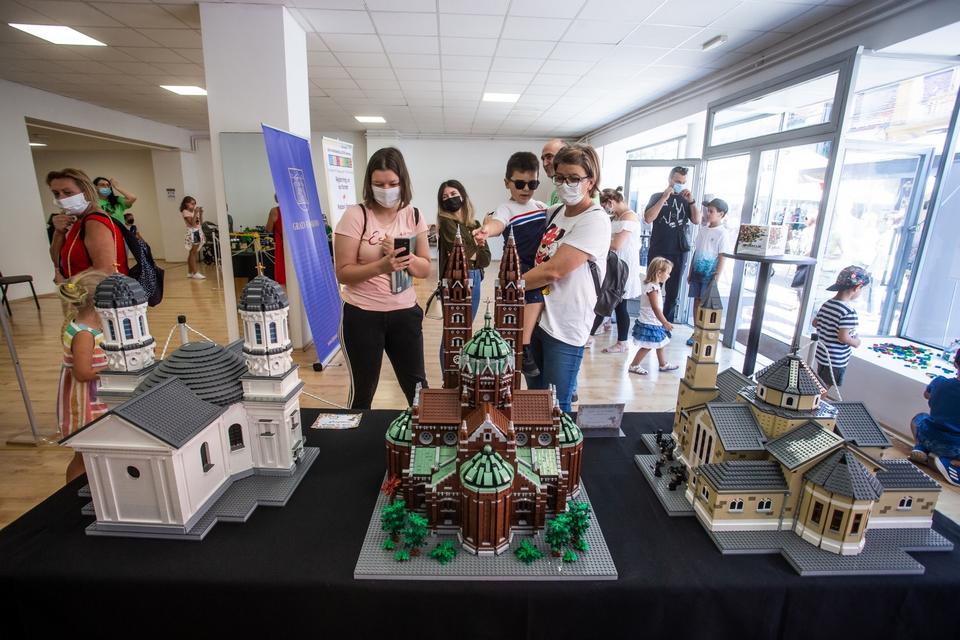 Pogledajte đakovačku katedralu izgrađenu od 15 tisuća lego kockica