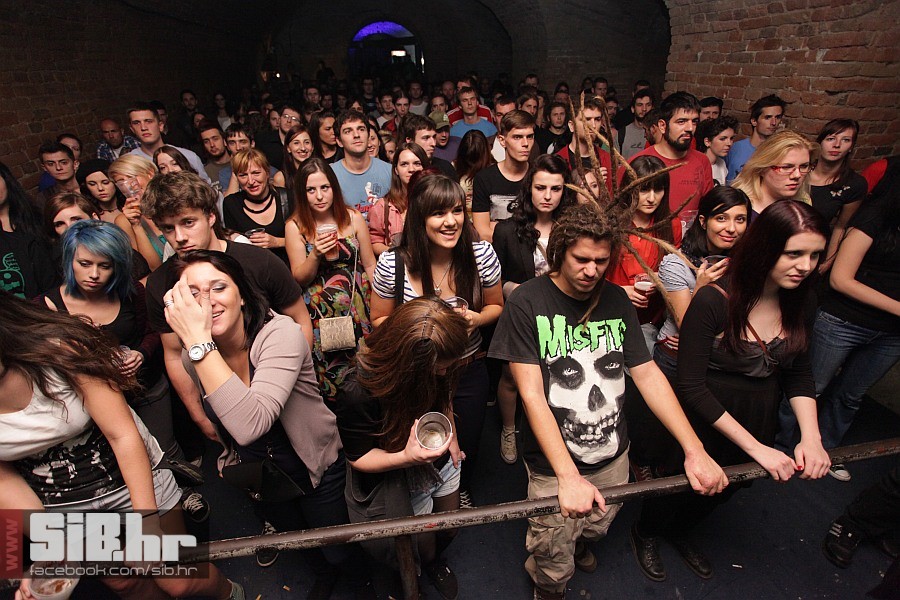 maybeshewill_teatar_27092012_si