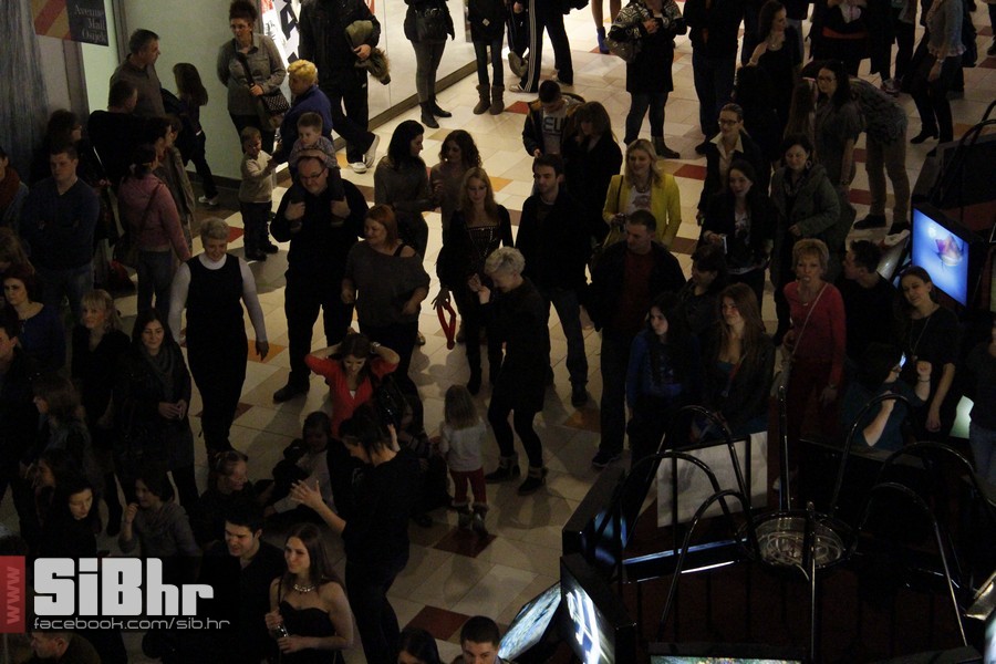 ivan_zak_avenuemall_osijek_zora