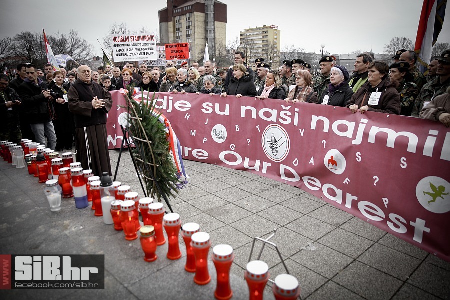 vukovar_prosvjed_protiv_cirilic