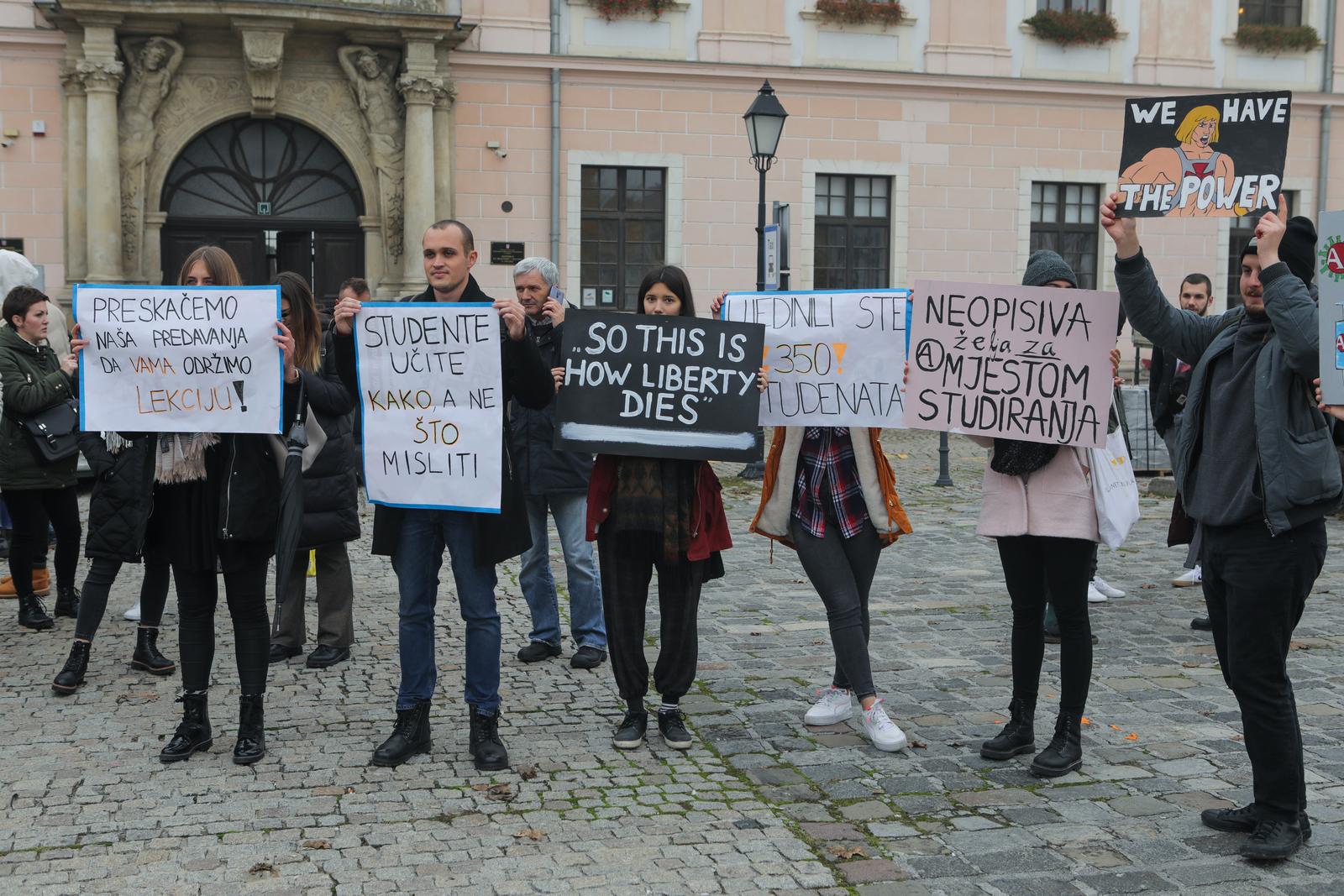 Osječki studenti prosvjedovali protiv obaveznih Covid potvrda na fakultetima