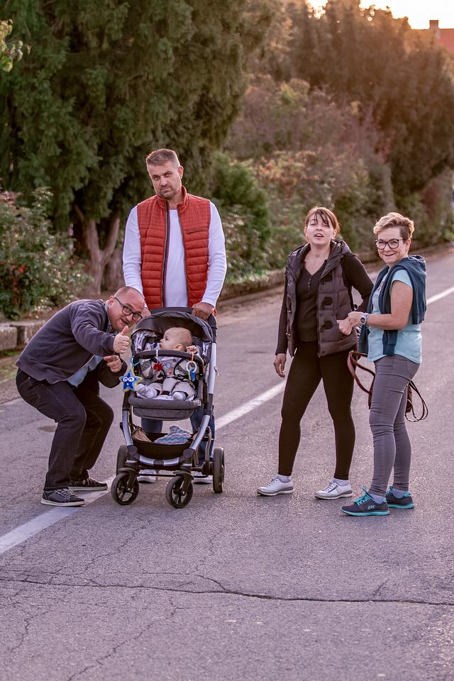 Legice i lege u nedjeljnoj šetnji Legice i lege u nedjeljnoj šetnji