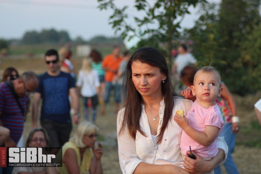 slama_dan_drugi_SiBhr_84 slama_dan_drugi_SiBhr_84