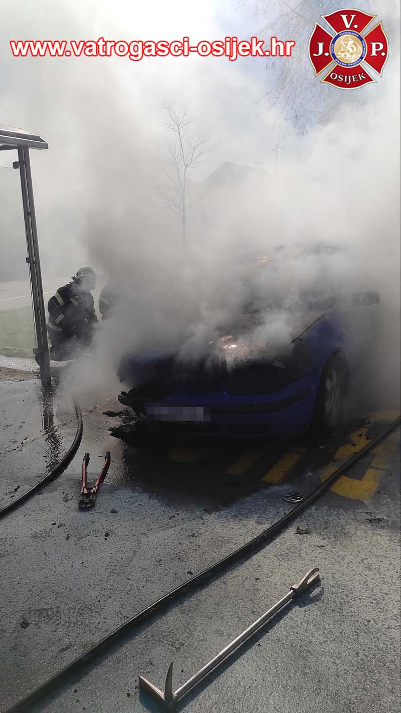 Požar automobila u Osijeku