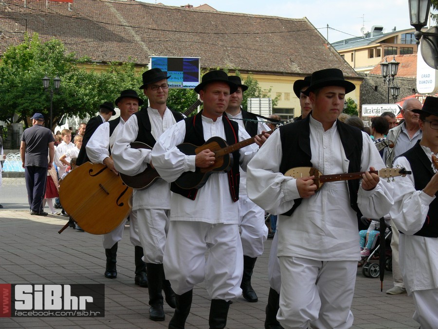 mali_djekovacki_vezovi_23