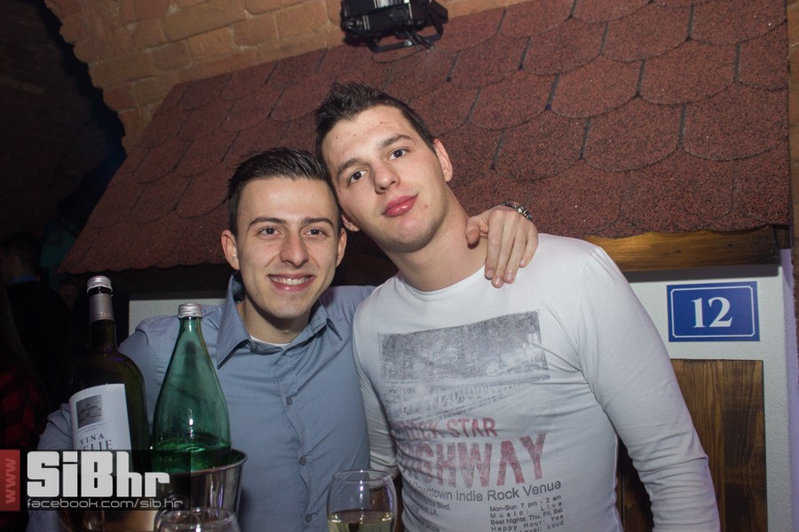 outsdie_8