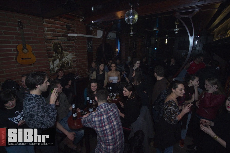 akusticna_svirka_cadillac_10