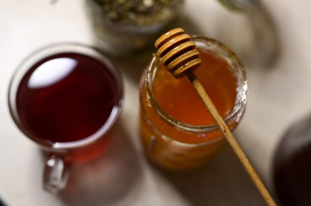 Domaći čaj s medom je najbolji topli napitak za ova hladna vremena