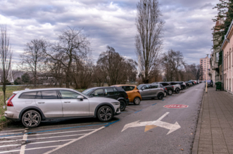 parking automobili parkiralište auti