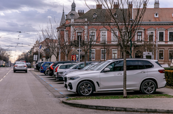 parking automobili parkiralište auti