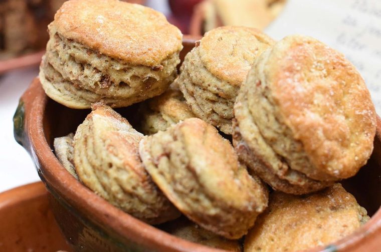 pogačice s čvarcima čvarkuša pogačice s čvarcima čvarkuša