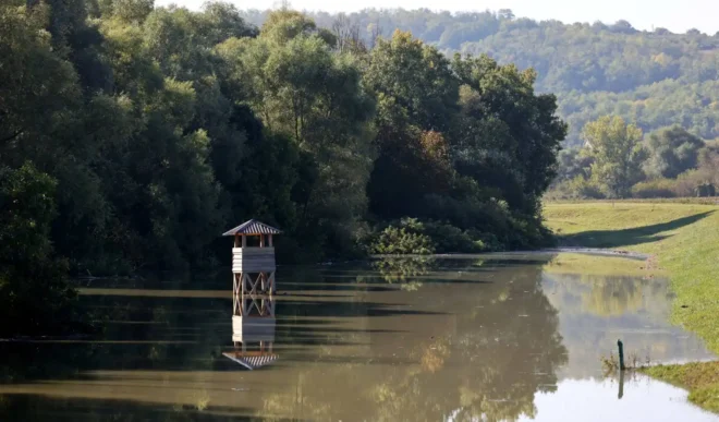 Batina, pripreme za dolazak vodnog vala Batina, pripreme za dolazak vodnog vala
