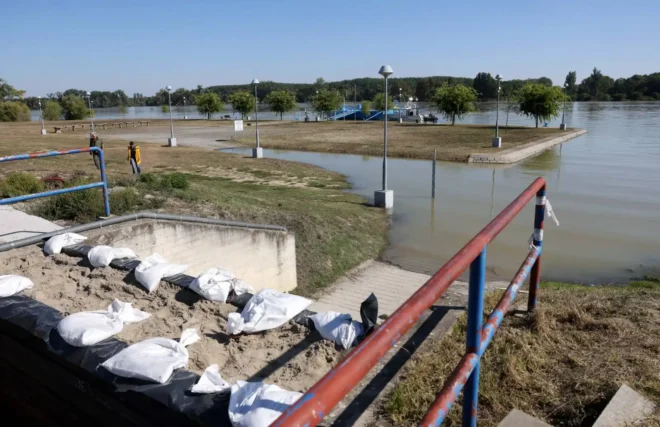 Batina, pripreme za dolazak vodnog vala Batina, pripreme za dolazak vodnog vala