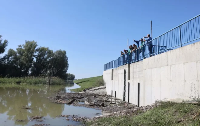 Batina, pripreme za dolazak vodnog vala Batina, pripreme za dolazak vodnog vala