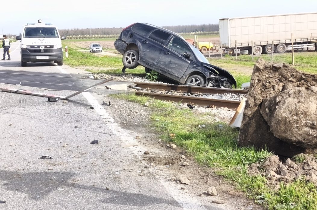 prometna nesreća na pružnom prijelazu kod švajcarnice prometna nesreća na pružnom prijelazu kod švajcarnice
