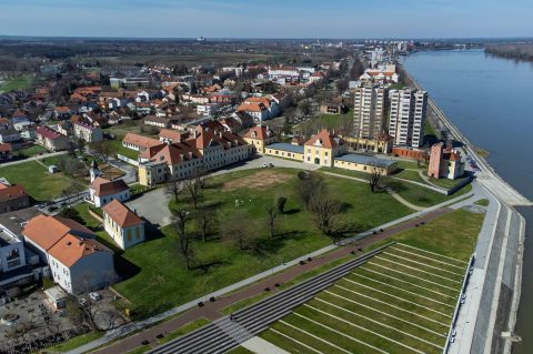 Vukovar: Pogled iz zraka na Dvorac Eltz Vukovar: Pogled iz zraka na Dvorac Eltz